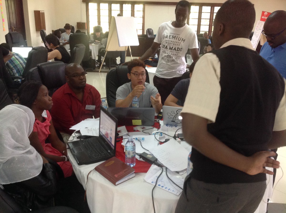 wirejames's tweet photo. Show what u’ve done. Mentors review the solutions @Hack4Ag #Hack4Ag Host @WorldBank Support @Airtel_Ug @NITAUganda1 https://t.co/VmJ7Gmd7QB