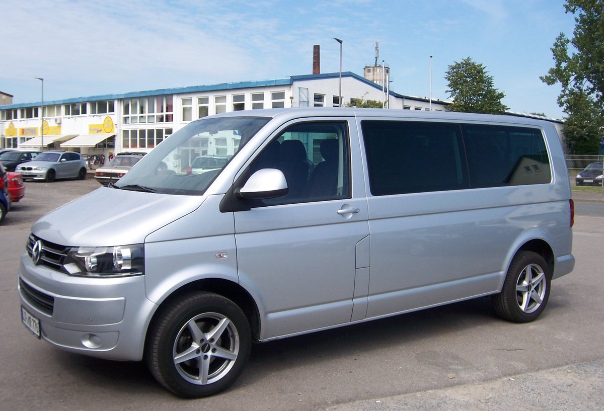 erento's tweet photo. 9-Sitzer oder Transporter, Ausflug oder Umzug? Bei Erento finden Sie das passende Gefährt! https://t.co/e9LJORowDh https://t.co/T9C3aJUffV