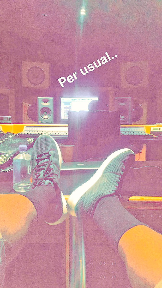 SleepDeez's tweet photo. #creativehours #ableton #slowtools https://t.co/X9l1qveDOD