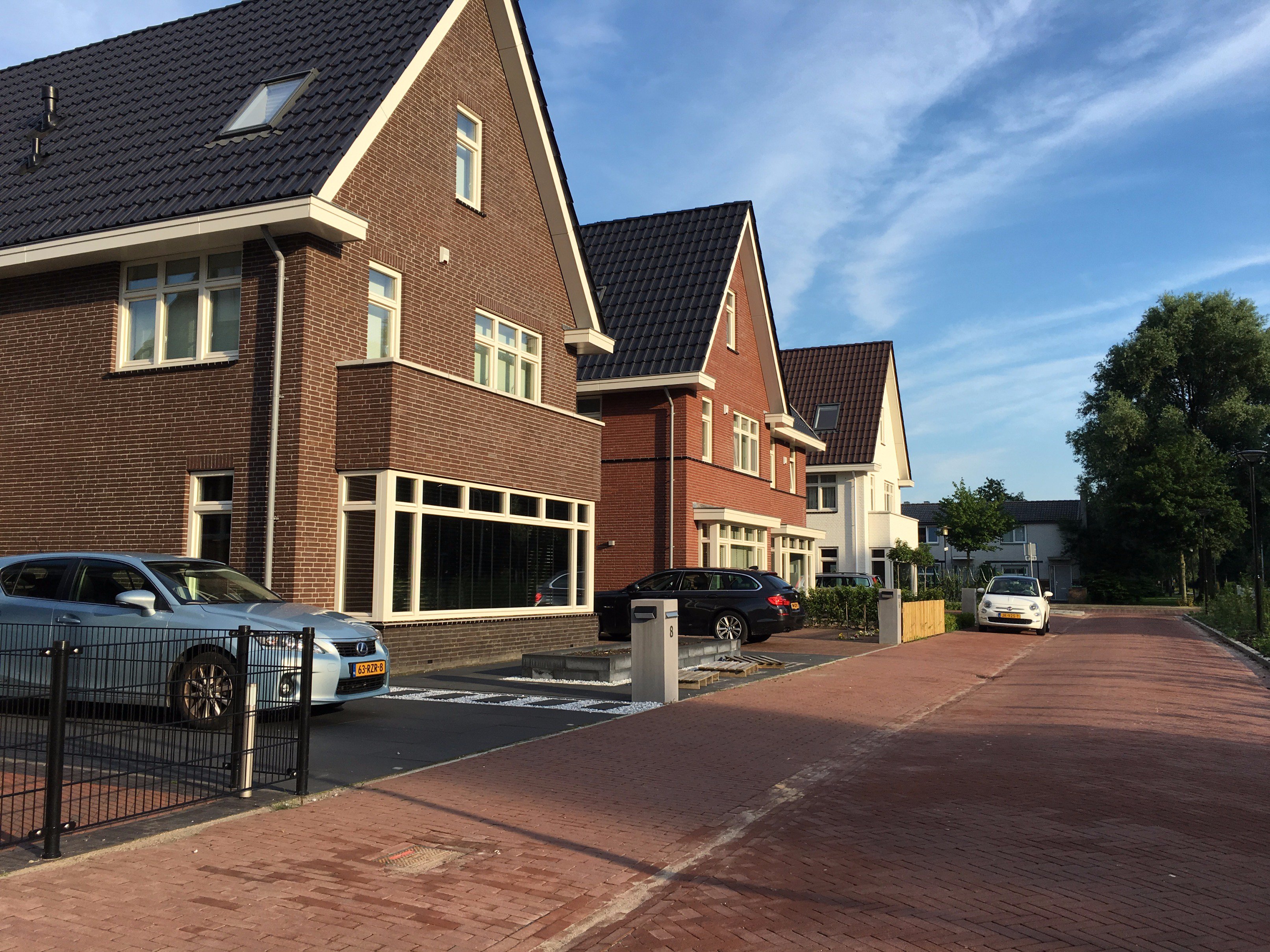 Vier huizen op rij met een Jablotron 100