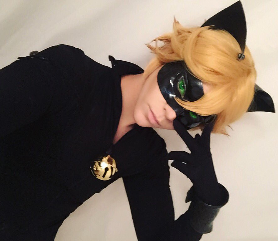AKrCosplay's tweet photo. You're pawsitively charming~ #chatnoir #MiraculousLadybug https://t.co/rd1Xel6fkX