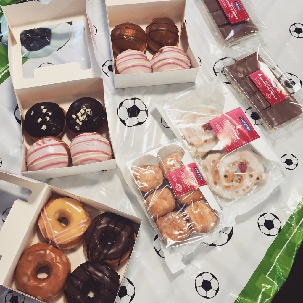 BringDigitalUK's tweet photo. Wishing you all a good morning! ☀️🍩 #bringdigital #doughnuts https://t.co/gEGDEAjZpg