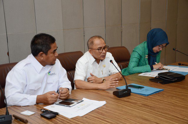 Larangan Menteri Rini Hadiri Rapat di DPR Bukan Rekomendasi Pansus Pelindo dpr.go.id/berita/detail/… <a href="/refrizalskb/">refrizalskb</a>