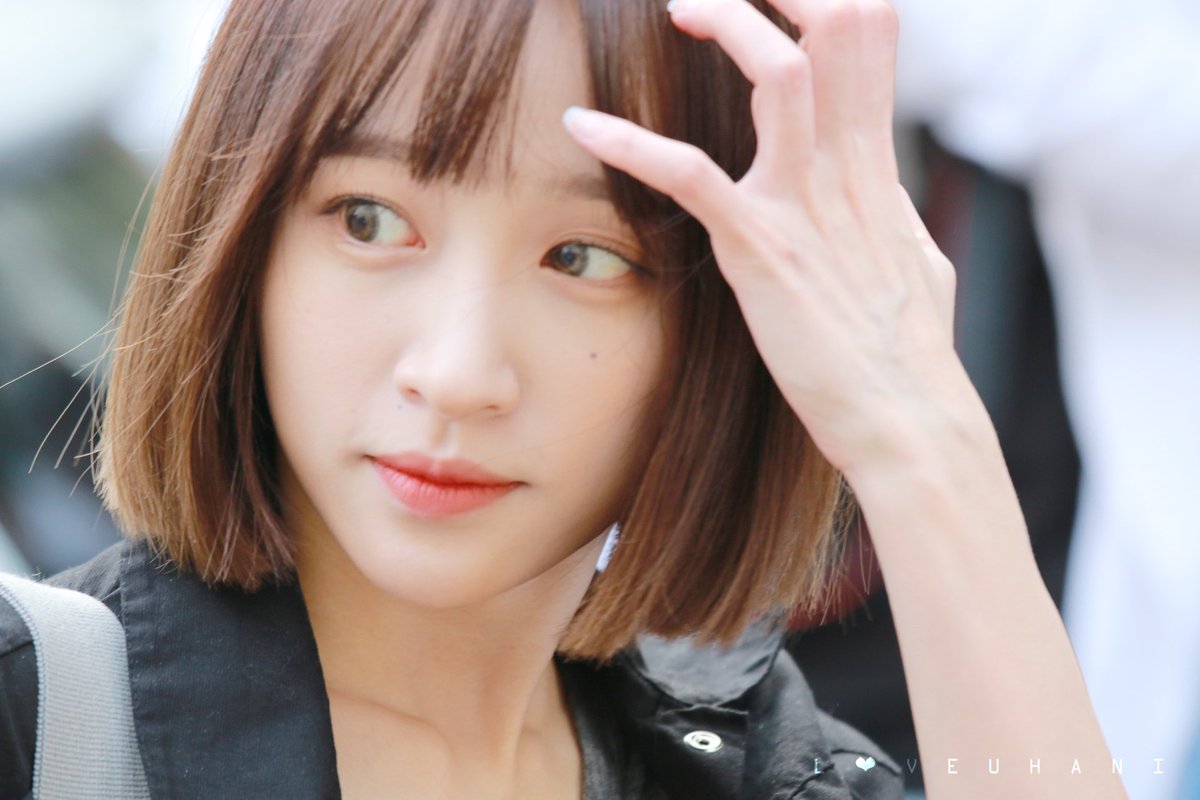 Loveuhani_CN's tweet photo. [HQ]160617 뮤뱅 출근 #Hani #하니 ❤୧(﹒︠ᴗ﹒︡)୨ 예뻐  @EXIDofficial https://t.co/gHygzXsV3y
