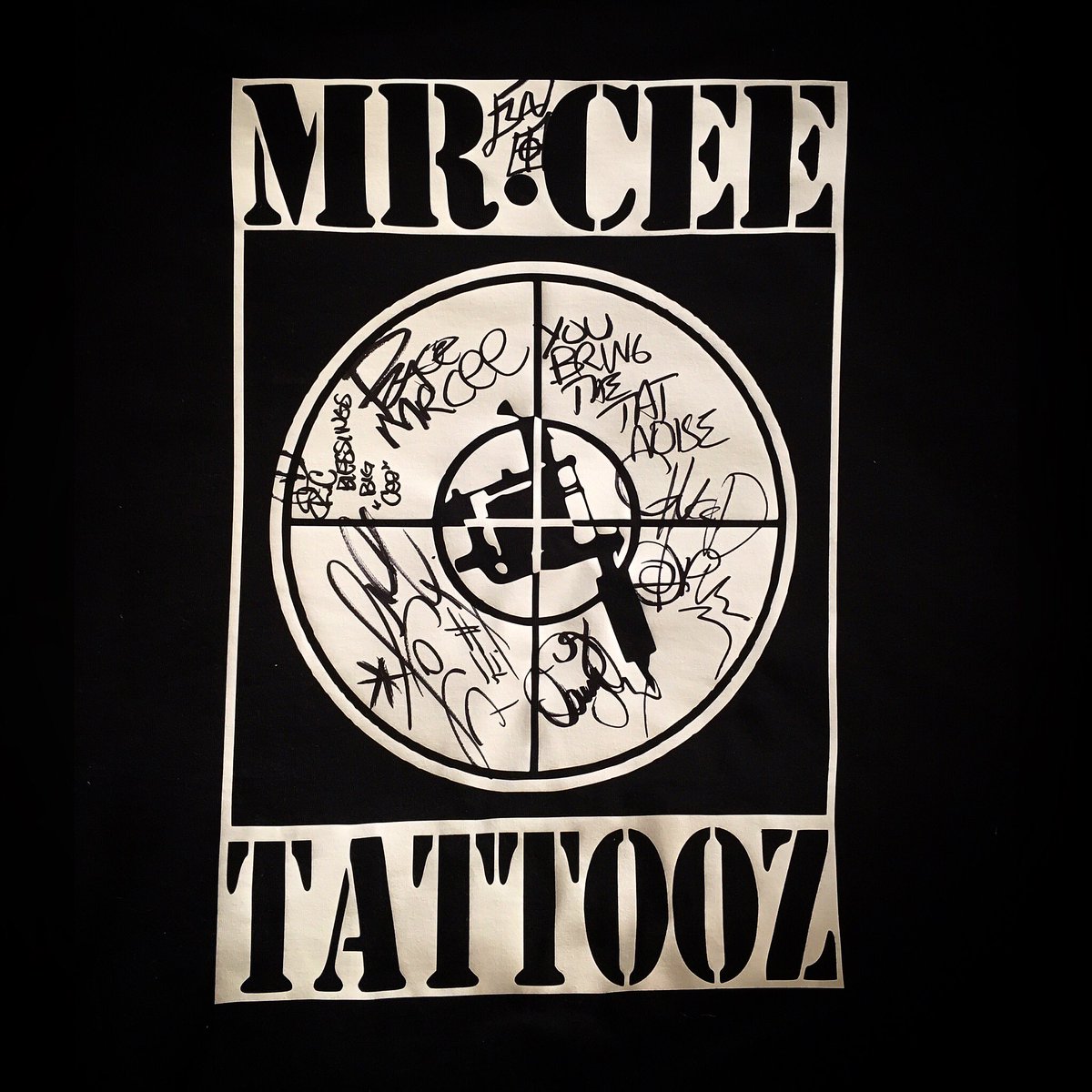 MrCeeTattoo's tweet photo. #MrCeeTattooz shirt got #2MuchPosse!
@PublicEnemyFTP @MrChuckD @FlavorFlav @DjLORDofficial #DavyDMX #EricR #PEace✌🏼️ https://t.co/NvjUp8LreC