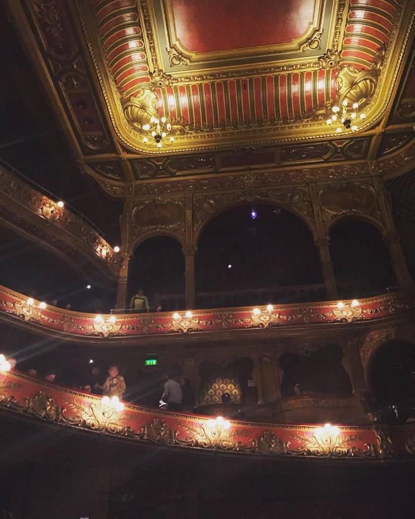 CultureCalling's tweet photo. Couldn't resist a cheeky snap in the @hackneyempire 
#untoldsoul #hackney #londontheatre #… https://t.co/aFu3kZq26S https://t.co/CNVMbIPwLd