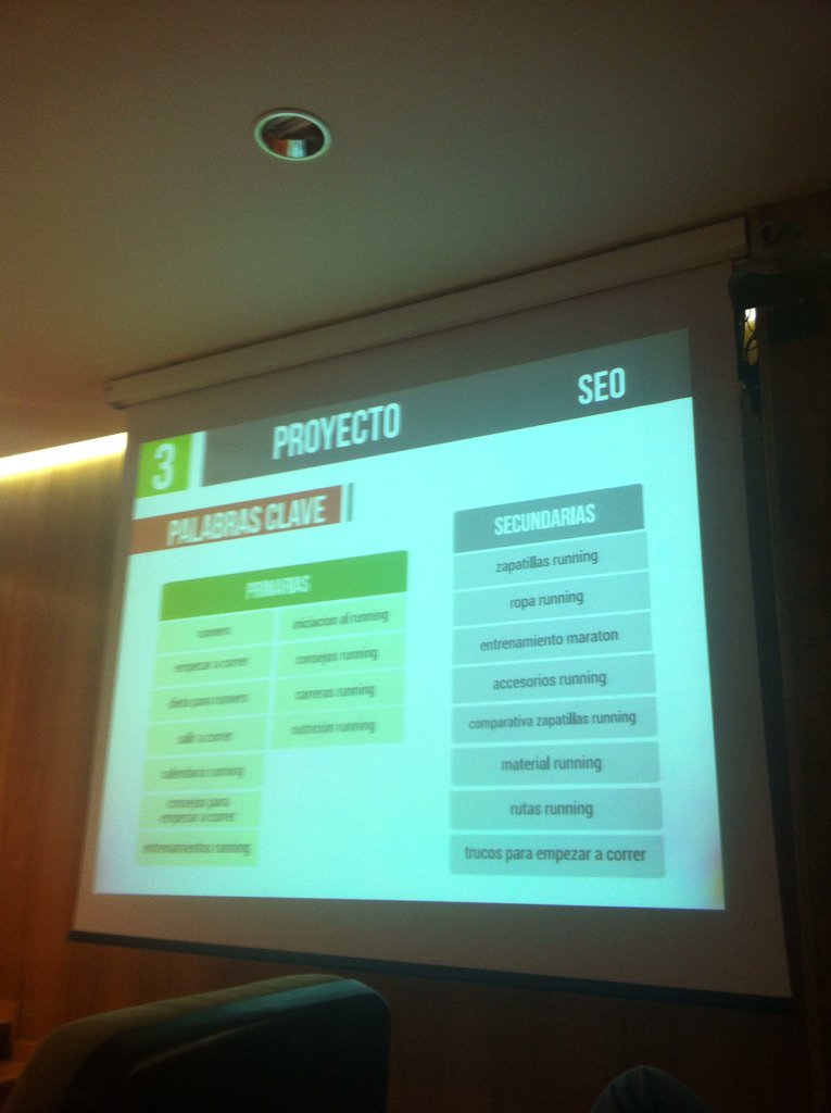 Sempatika_emr's tweet photo. Ahora @jm_puerma nos explica la estrategia #SEO de @TodosRunners #YoSoyMosm @MasterMOSM #MosmUGR https://t.co/8f1XU5GdzU