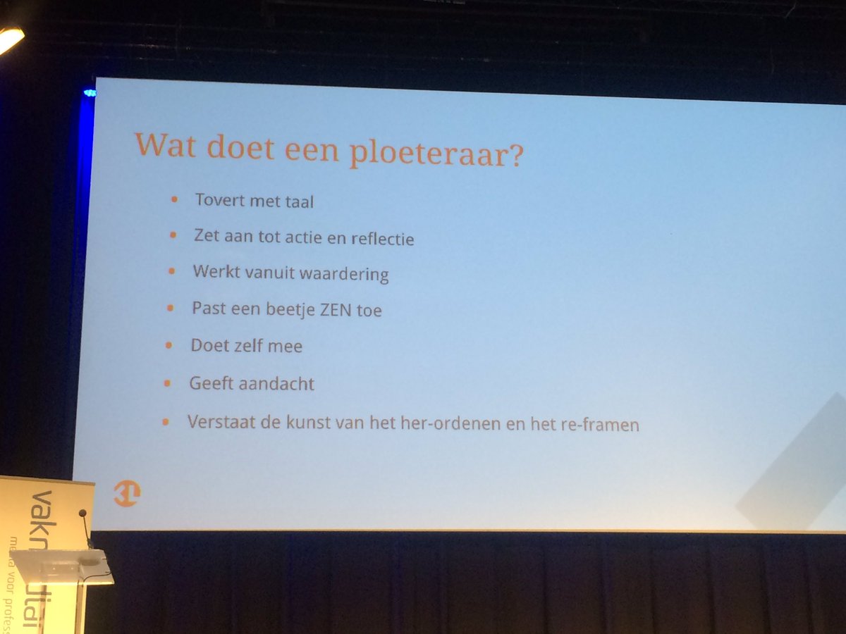 astridclaessen's tweet photo. "Verbinding maken tussen leefwereld en systeemwereld". Aanzetten tot actie en reflectie. - Iselien Nabben #jcmo16 https://t.co/05Ows6QpM8
