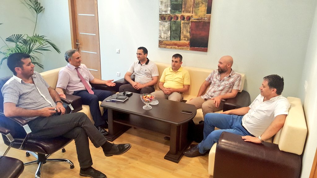MehmetAliDim's tweet photo. Azerbaycan Matbuat Şurası ziyaretimizde Başkan ve MV Eflatun Amaşov'la sohbetimizin konusu Türk-Azeri medyası oldu. https://t.co/2wKdSUp5gR
