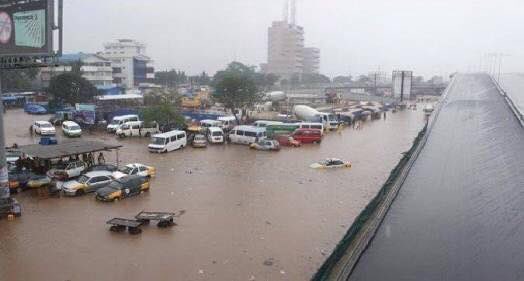 franceswh_'s tweet photo. This may not matter as much as the US election or the Brexit campaign to most, but it should. Floods in Ghana: https://t.co/0p6rZhKL0r