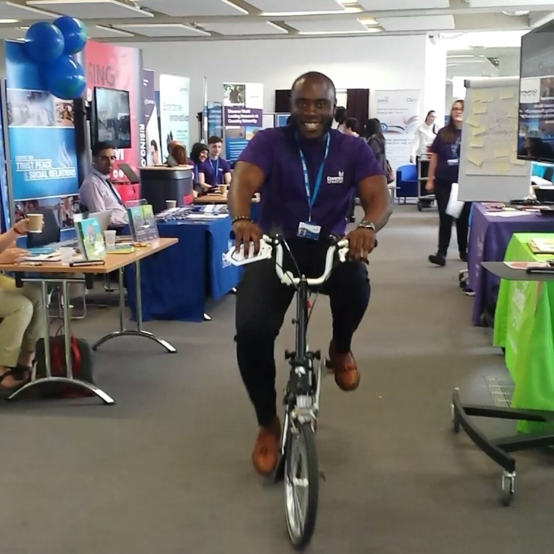 CUcbf16's tweet photo. Trying out #covunis brompton bikes #CUcbf rent them out to travel around campus https://t.co/psK1gm7LdX