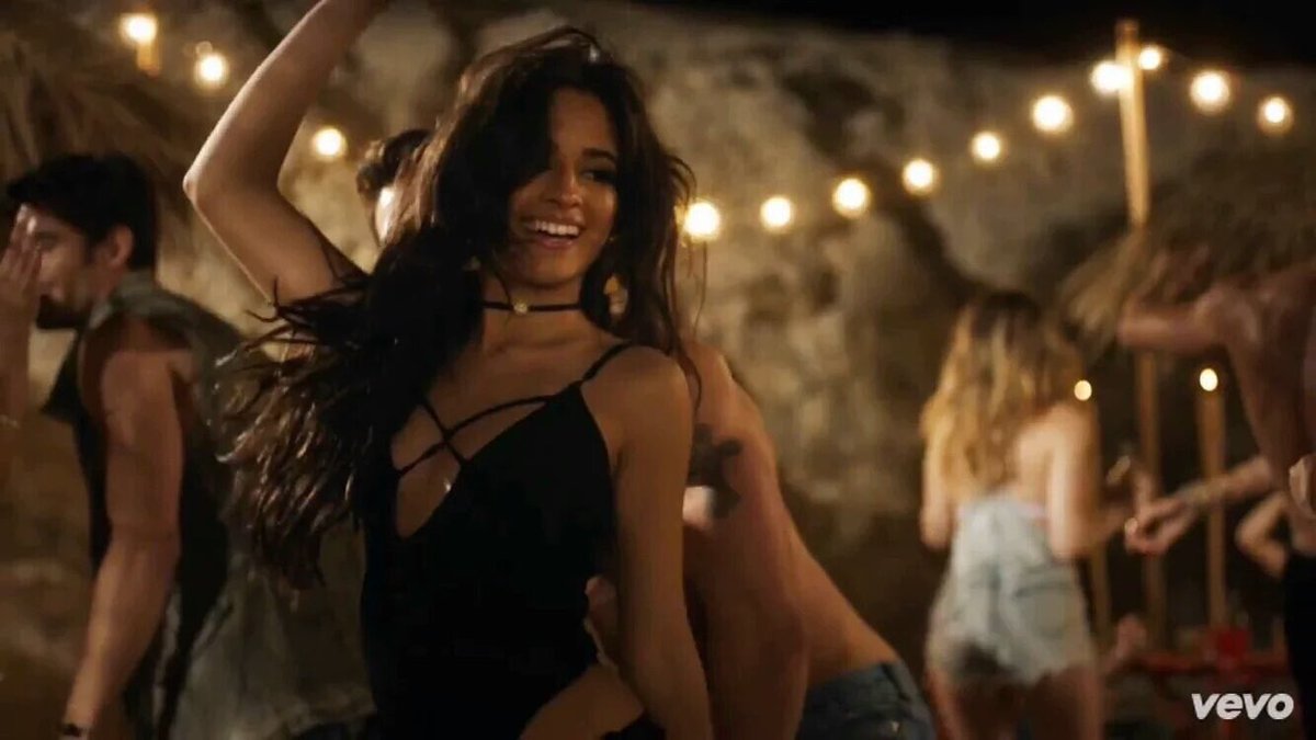 Mcxstrog's tweet photo. PORQUÉ tan guapas, que alguien me lo explique #AIMHMusicVideo https://t.co/J7ZtU8w5gq