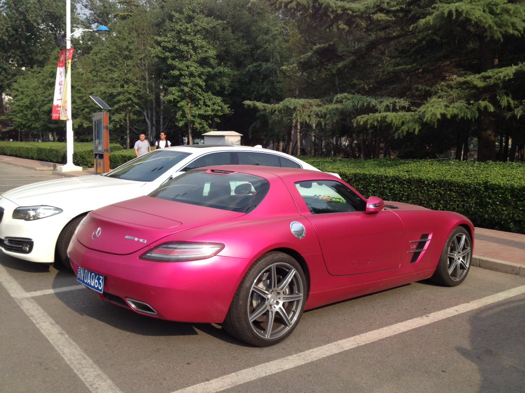 Kk در توییتر 今日のおダサいスーパーカー ピンクのsls人形とか置いてあるし女の方かも パリスヒルトンかて 金クロガヤルドは前も載せたかw