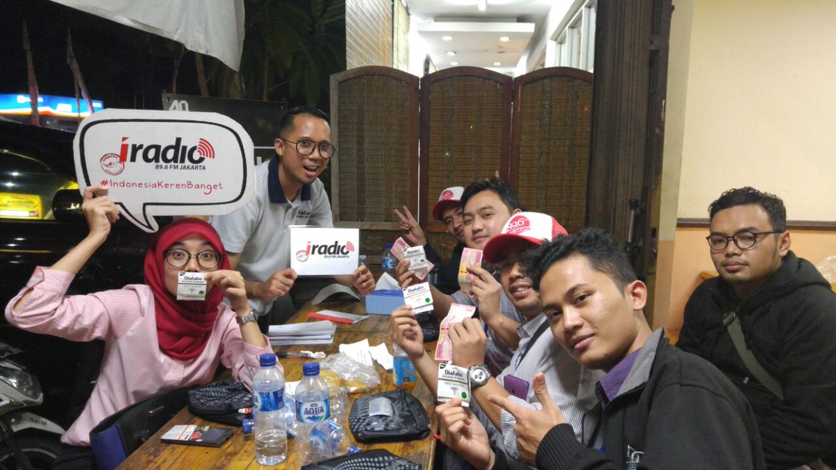 Wihiw bukber dpt rejeki anak solehah dr <a href="/diatabs/">green</a>.id and @Iradiojakarta jwb 6 soal dapet 300rb !!!! #SMSDiatabs