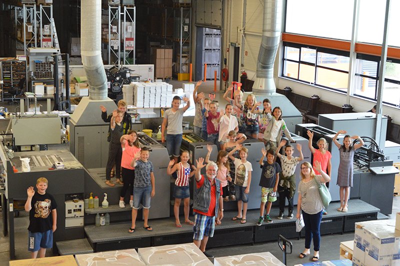 Vandaag hebben wij leerlingen van groep acht op bezoek gehad bij ons in de drukkerij. Leuk!