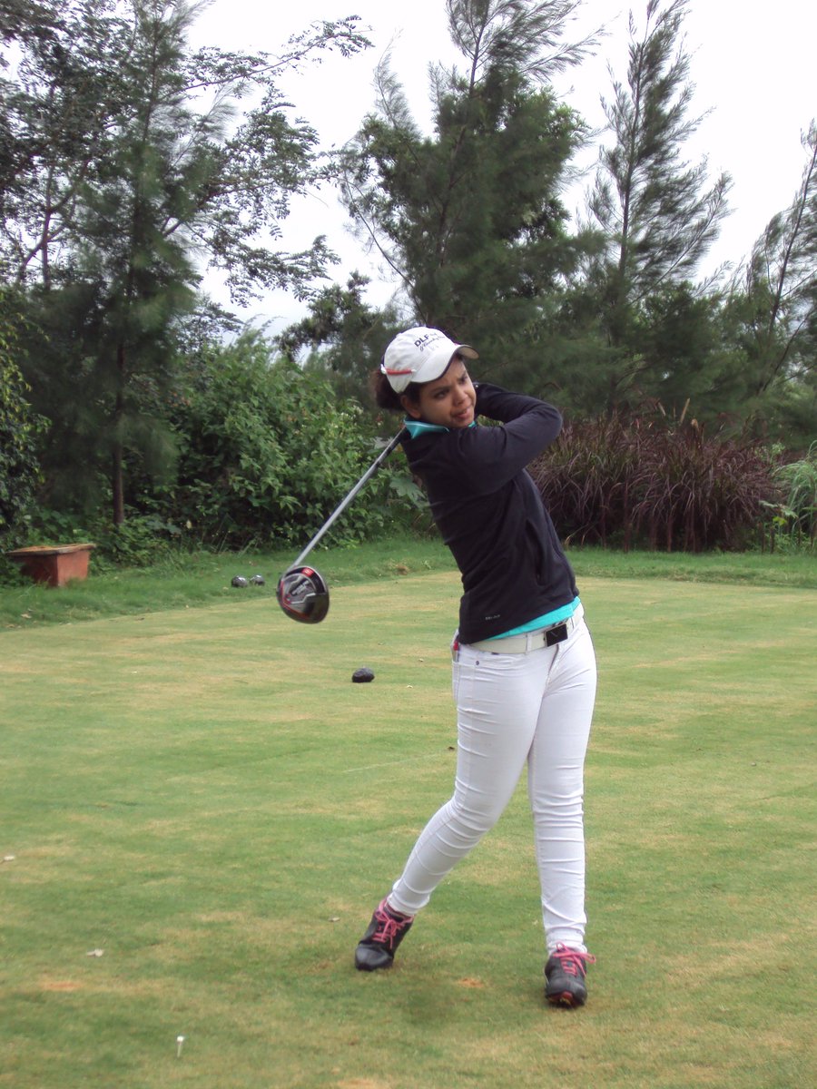 wgaofindia's tweet photo. @vanikapoorgolf  is now leading the pack by 9 strokes with a two day total of -5, 137 (70, 67). #HWPGT16 #IndianGolf https://t.co/wCfBzshUza