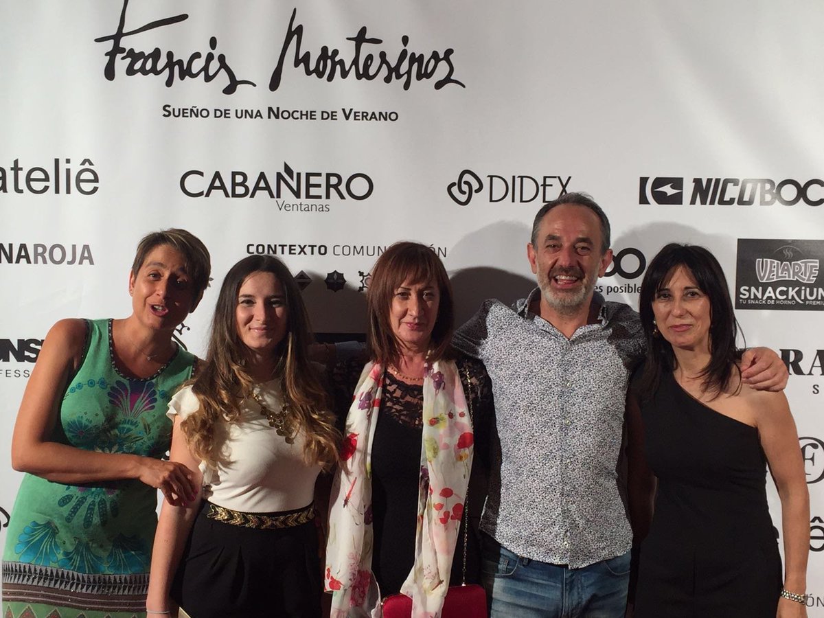 Cabanyero_'s tweet photo. Acto de patrocinio del desfile de Francis Montesinos. Acompañados por los arquitectos de Valencia. Gracias a todos! https://t.co/75SKQOTReg
