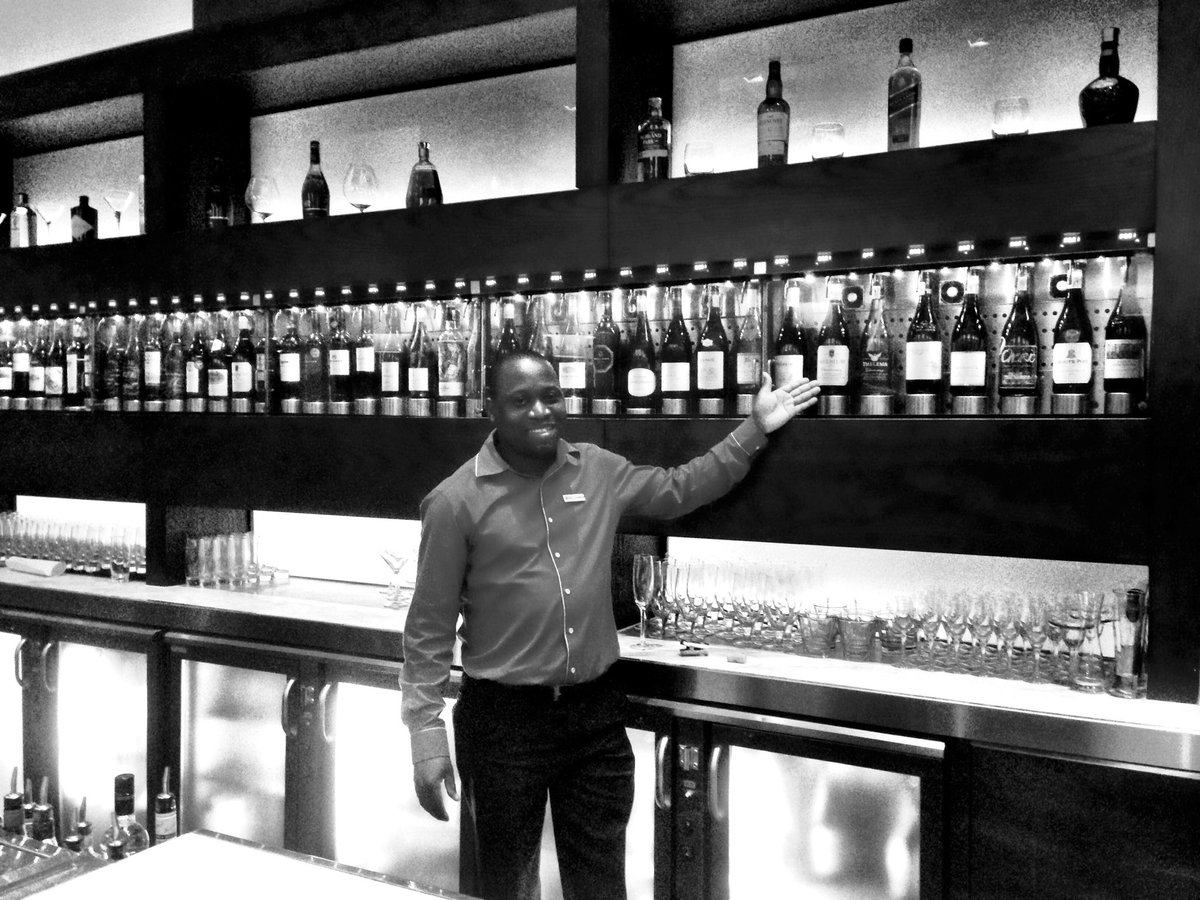 Musa Ngwenya, die <a href="/OOCapetown/">One&Only Cape Town</a> se sommelier Sal vir jou 'n wonderlike wynervaring bied.