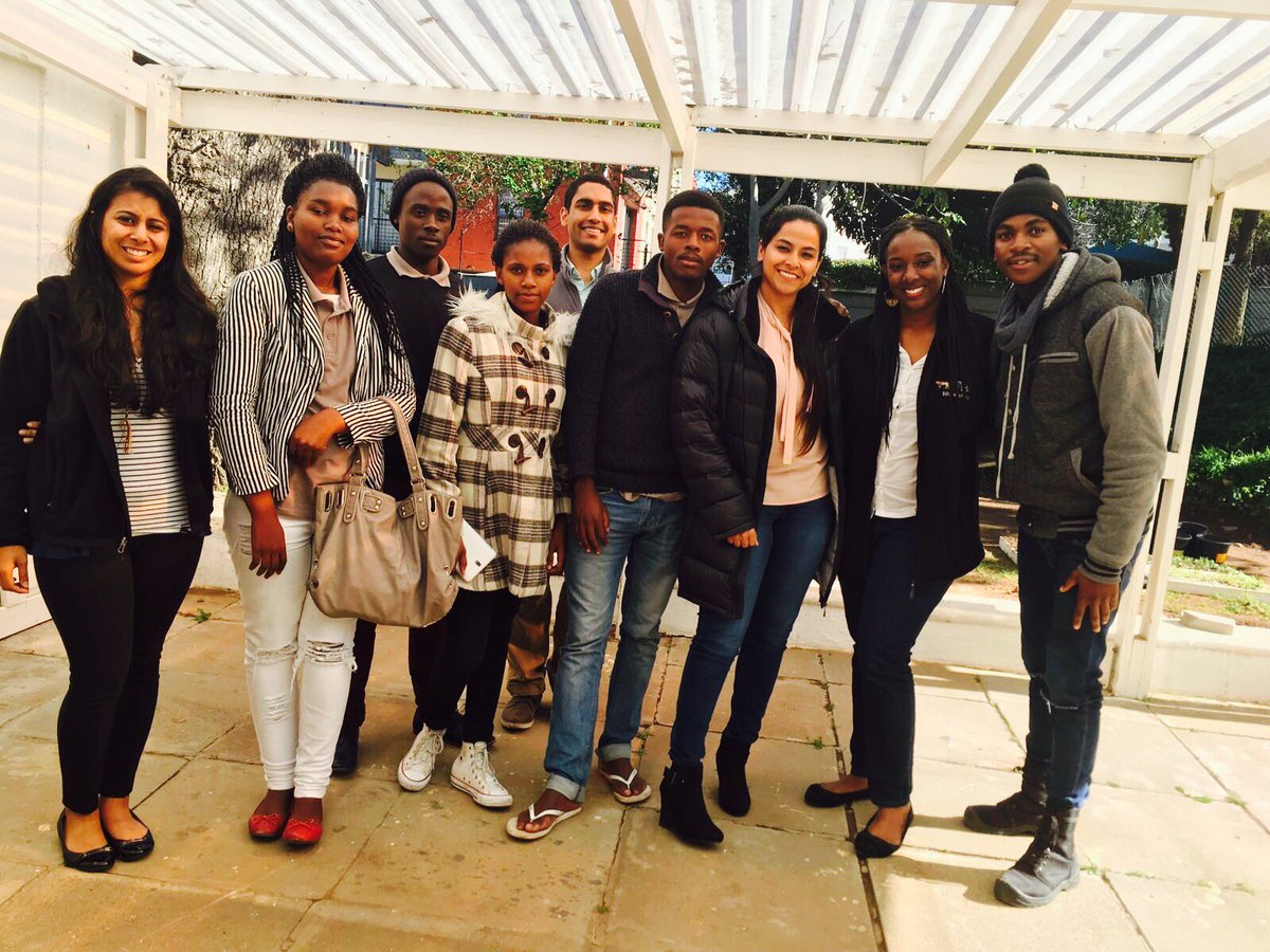 Ayshbee's tweet photo. Making more friends...talking and learning about social media and online presence #giep #southafrica @umsi #yabonga https://t.co/xhWzoyMjFV