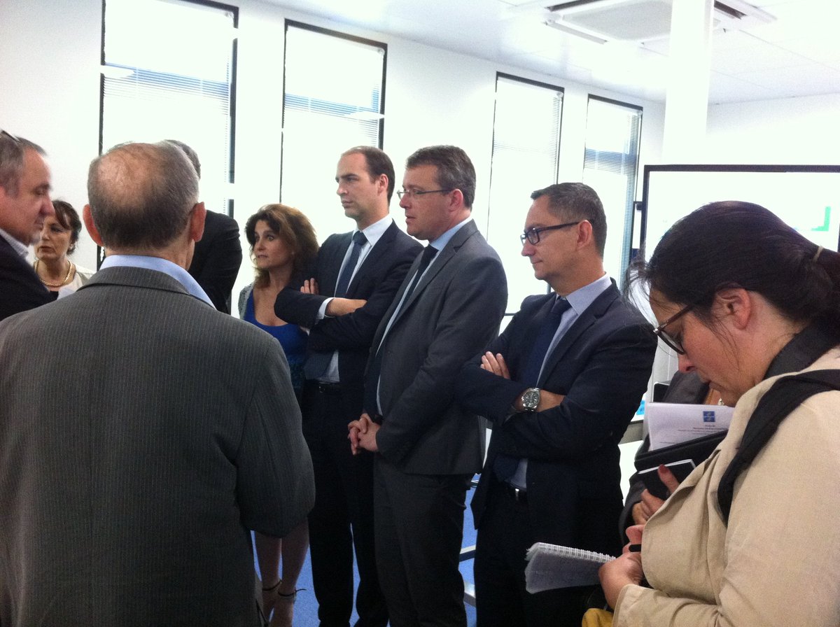 imbertpatrick's tweet photo. Visite du Centre national de génotypage avec @jechartier @m_duranton , @durovray et Pierre Tambourin https://t.co/FXMGdTGP8t
