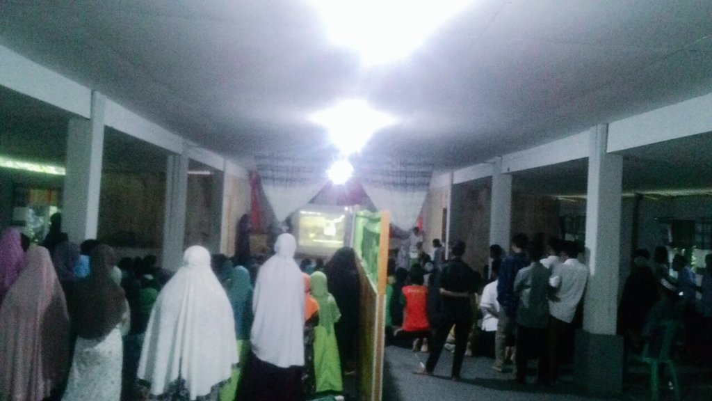 Sdg b'langsung Silaturrahim di Pesantren Darul Istiqamah Gowa b'sama Syaikha Nijmeh Hosain Mosa #SR1437H <a href="/InfoKNRP/">KNRP INDONESIA</a>