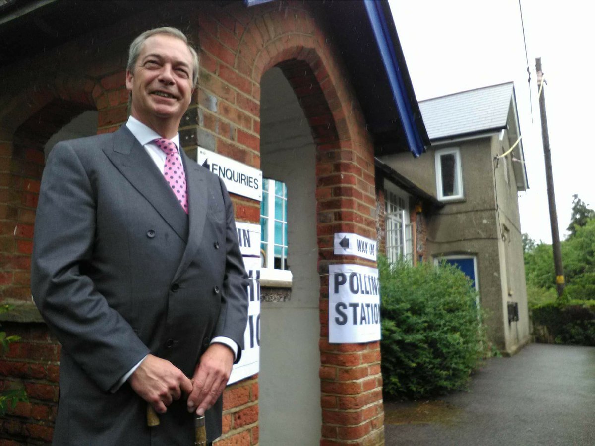 Nigel_Farage tweet picture