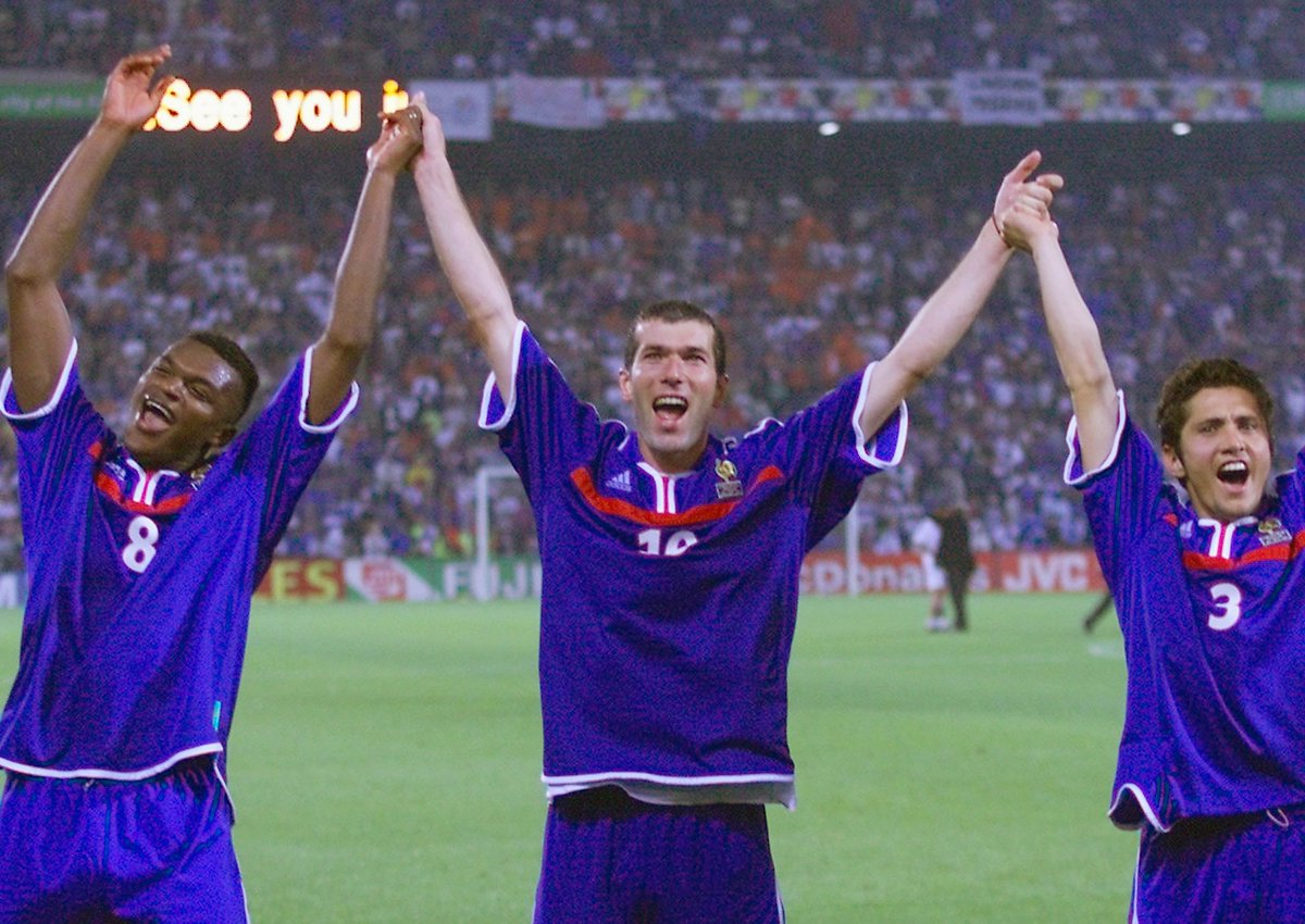 fifacom_fr's tweet image. Joyeux anniversaire à Zinédine 'Zizou' Zidane, 44 ans ans aujourd'hui.
Quelle est sa plus grande victoire ?