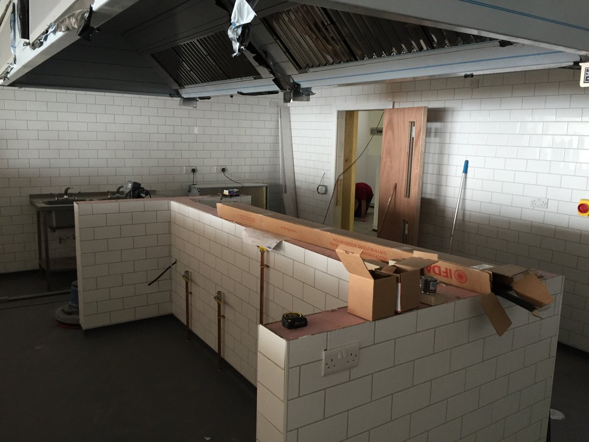 CoastViewDevon's tweet photo. Our new kitchen is coming along nicely! Not long to go now! #excitingtimes #watchthisspace https://t.co/IM3pF2pYak