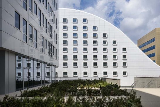 Le_Moniteur's tweet photo. A Marseille, la plus importante opération tertiaire en «blanc» jamais lancée se concrétise  https://t.co/fa2z2jW6Bs https://t.co/DijbPmfDFu