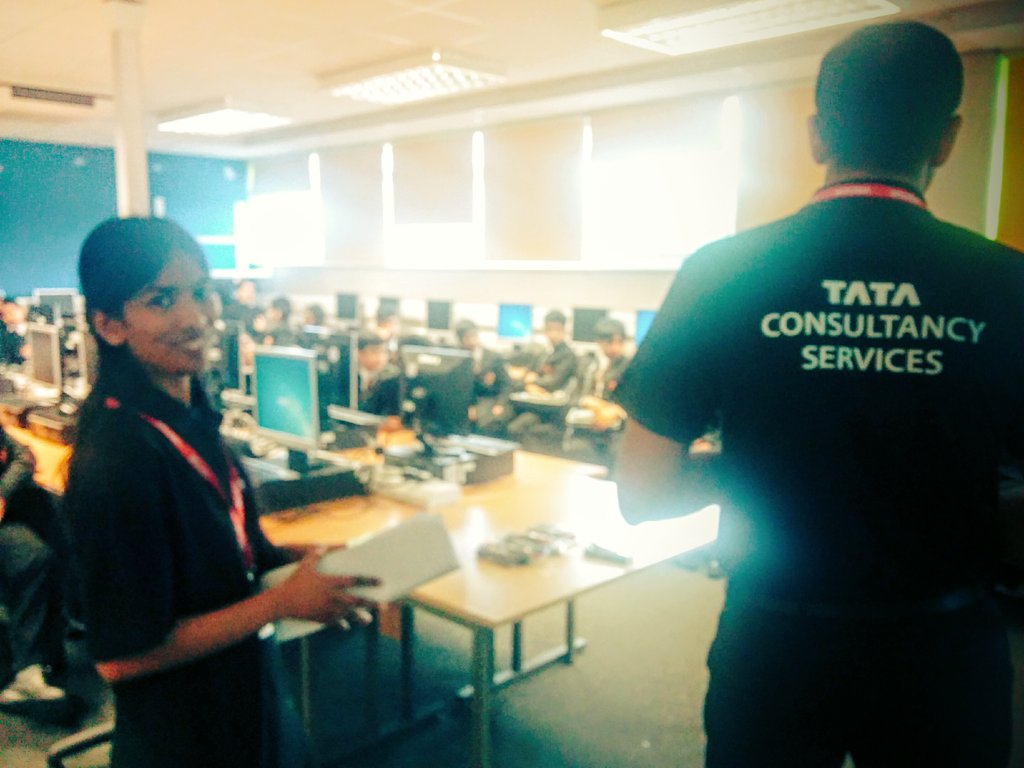 sofoele's tweet photo. Amazingday_annual @People_TCS programme@Stepney Green Maths &amp; Computing College! Engaged students_happy volunteers! https://t.co/tdakKQ7e1d