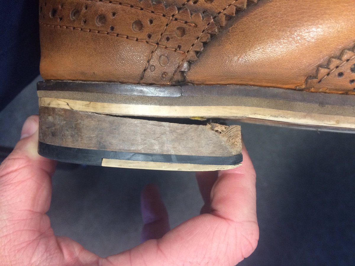 adamwalker07's tweet photo. Last time I buy shoes from @MossBros bought them 30th April #terriblevalue https://t.co/3u1jmFXtmH