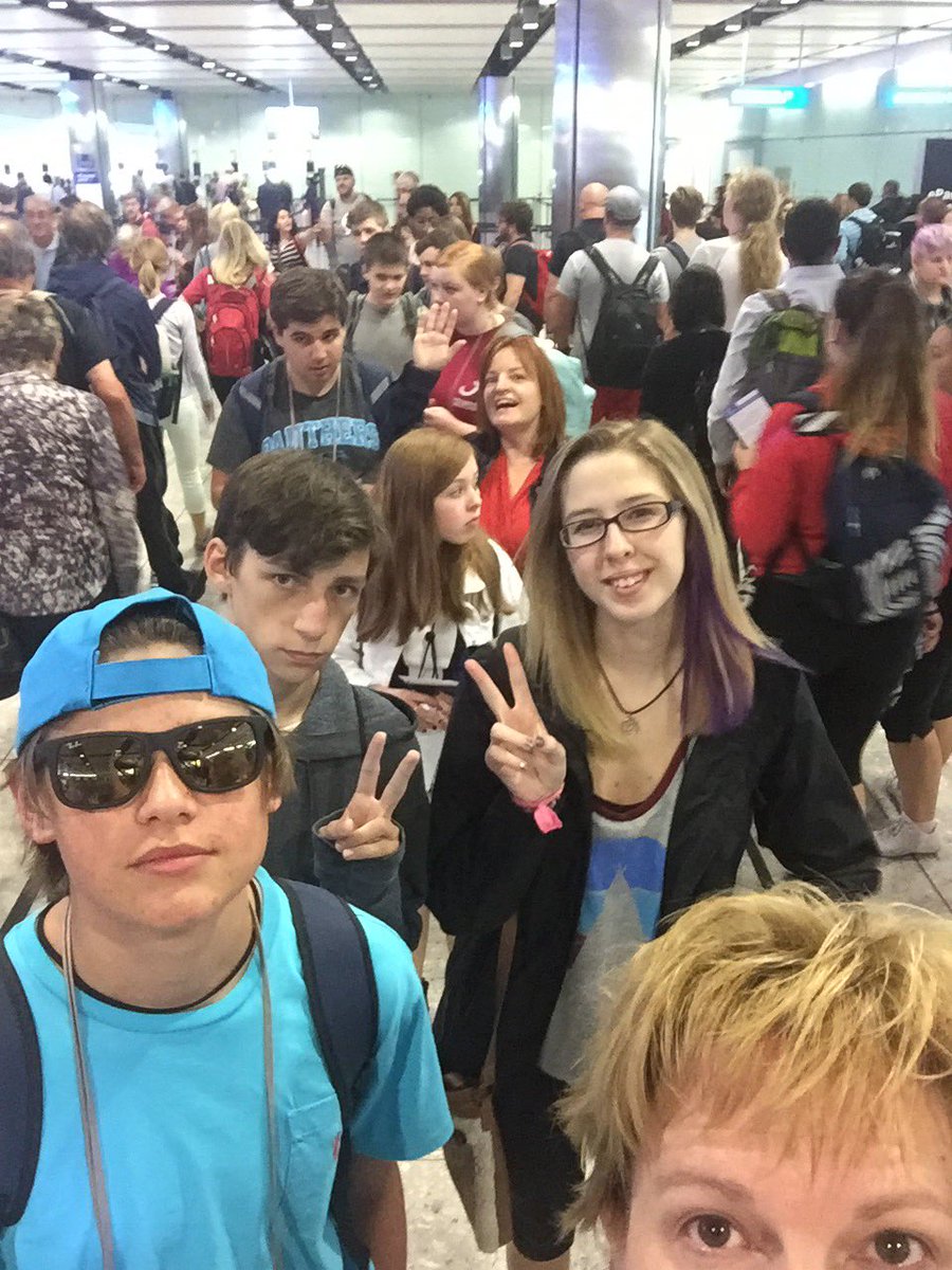 GeoFun123's tweet photo. We made it to London!@FletcherFalcons #tfsk12 https://t.co/VFXBNQdLyS