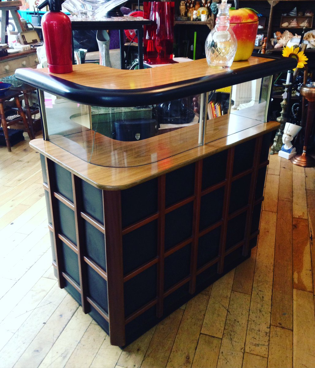 lolaandsidney's tweet photo. another great find.. Vintage bar £200 #vintageshop #tooting #vintagebar #kitsch #delboy #retro https://t.co/J9mPBVt894