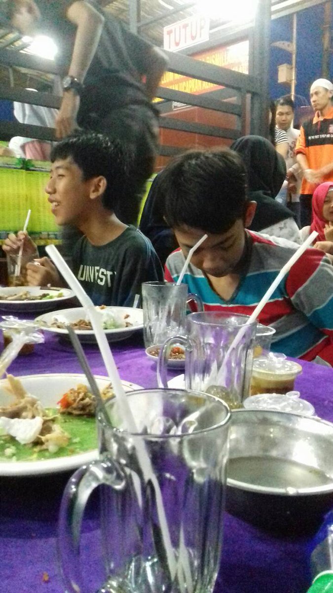 grdCIBspensix_'s tweet photo. bukber https://t.co/8b0RwBHWuj