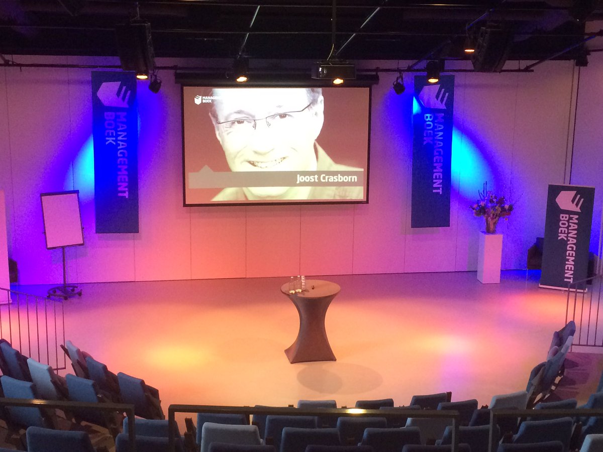 MgtboekEvents's tweet photo. Mooie groep bij #teamcoaching! En ze maken hier live schoon:-) #moppies @AriadneterHaar @landgoeddehorst https://t.co/Fhoi1k6tMw