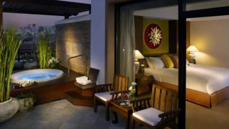 HotelCompareCOM's tweet photo. Luxury at it's best... Shagri la Chaing Mai hotel #Thailand https://t.co/G8rot7E8EU https://t.co/cPkO9iTgAH