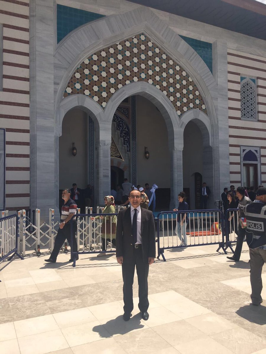 Sn.Cumhurbaşkanımızın açılışını gerçekleştirdiği Esenboğa Yıldırım Beyazıt camii hayırlı olsun.