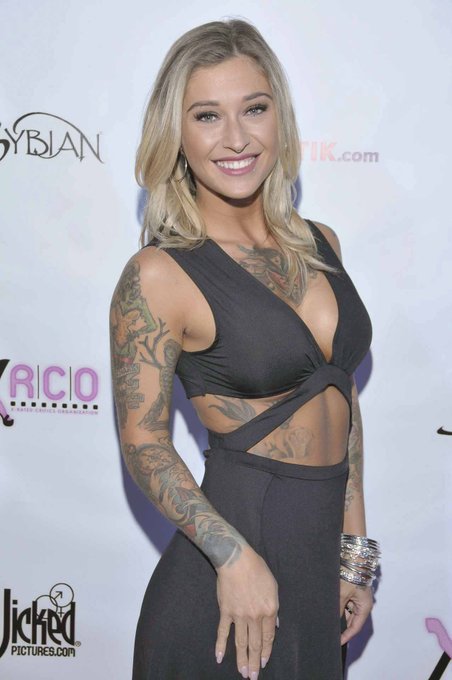 Highlights from the Red Carpet @XRCOAwards @KleioValentien  #hollywood #XRCOawards #ReelSeduction https://t<a class="tags" href="/tag/xrcoawards">@xrcoawards</a><a class="tags" href="/tag/kleiovalentien">@kleiovalentien</a><a href="/tag/hollywood"class="tags"><span>#hollywood</span></a><a href="/tag/reelseduction"class="tags"><span>#reelseduction</span></a><a href="/tag/xrcoawards"class="tags"><span>#xrcoawards</span></a>