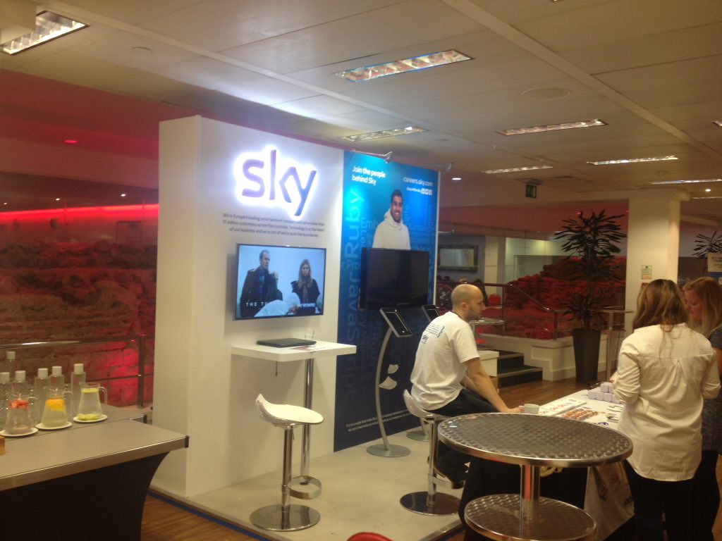 CavendishUK's tweet photo. America Square with #London Wall hosts #codeslinger16 #lifeatsky making light @workatsky for #eventprofs #venues https://t.co/UqjPrGoNW3
