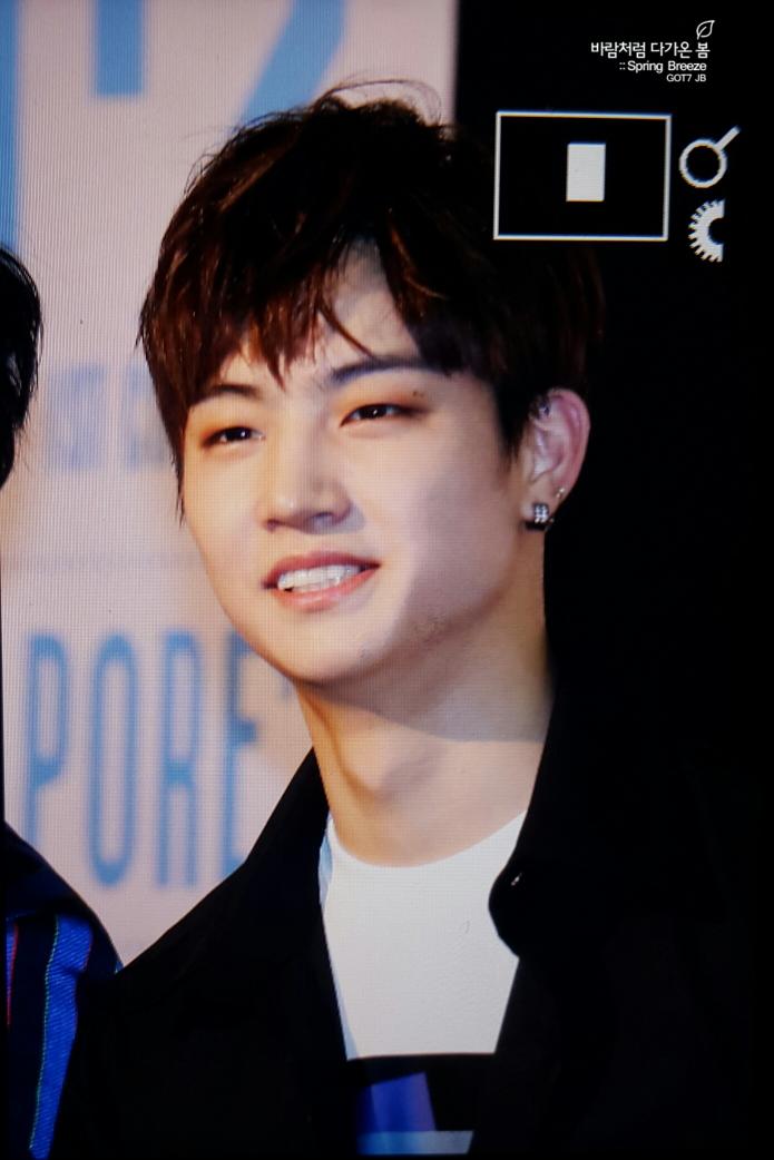 springbreeze16's tweet photo. 160623 FLY in SG Meet&amp;Greet 나쁘지않은 세젤잘 미모👼💖💖 #JB #재범 #GOT7 https://t.co/qTknLWpJ6O