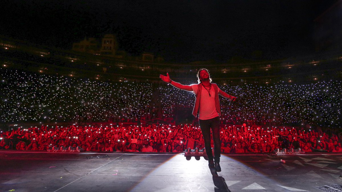 manuelcarrasco_'s tweet photo. Este baile en las estrellas no se olvida...Amunt Valencia!!! https://t.co/rb1rfcv53q
