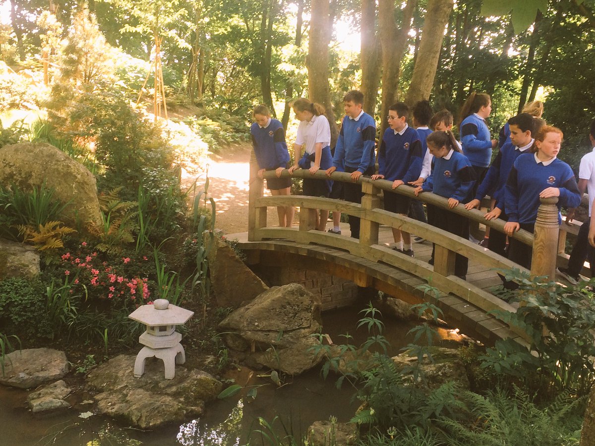 GnM6th's tweet photo. Thanks so much to our great guide Keith!! We were so impressed with the gardens! @LafcadioHearn1 @Gnmgreenteam https://t.co/X3qLGZblok