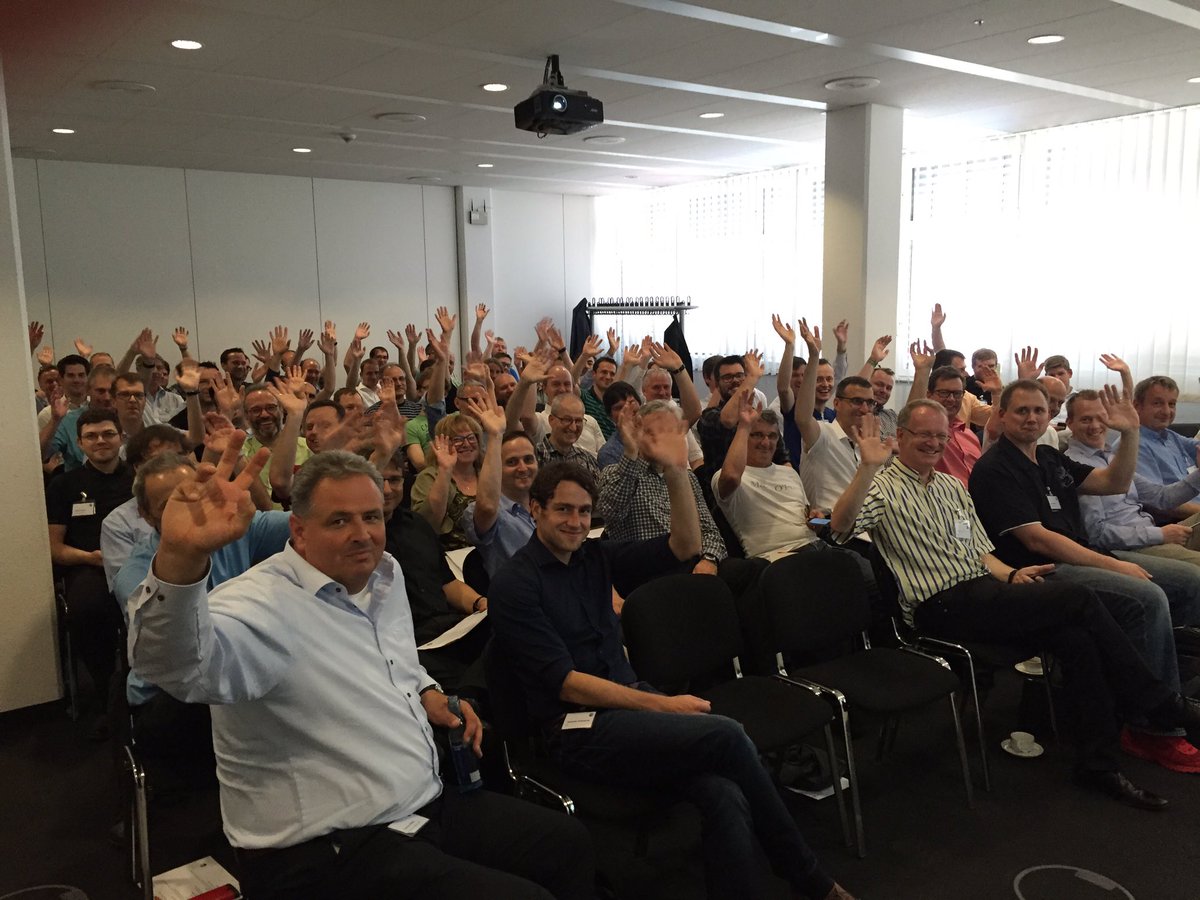 Steffen_Pietsch's tweet photo. @TheRealTier Wir wünschen Dir gute Besserung! Viele Grüße vom @_DSAG #AKDevelopment - Full House! https://t.co/SlHrWs4sxm