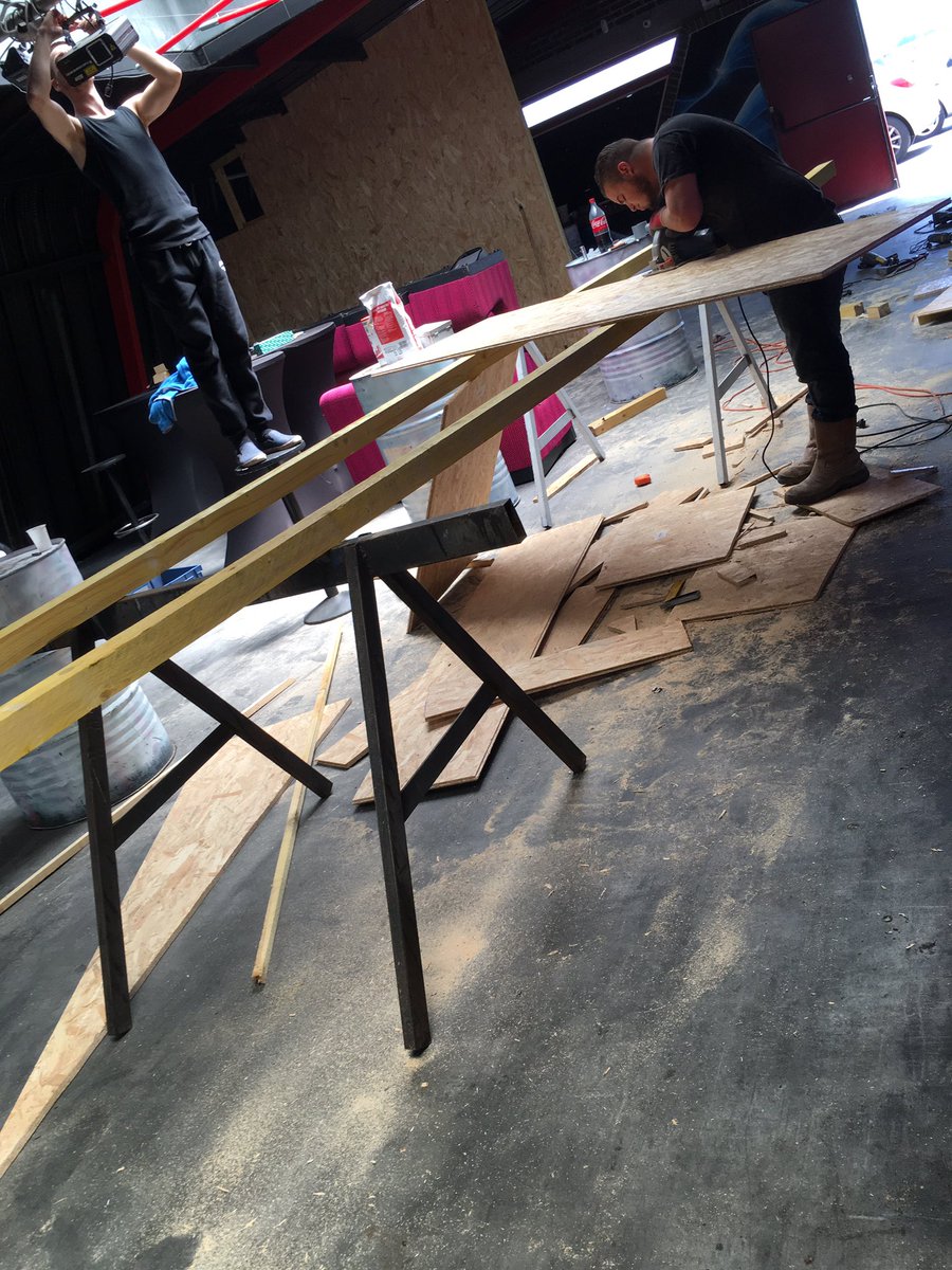 JeanMoulOff's tweet photo. La question est: serons nous prêt pour samedi ahah ! #opening #club939 #newprojet https://t.co/ecoKw2Owqu