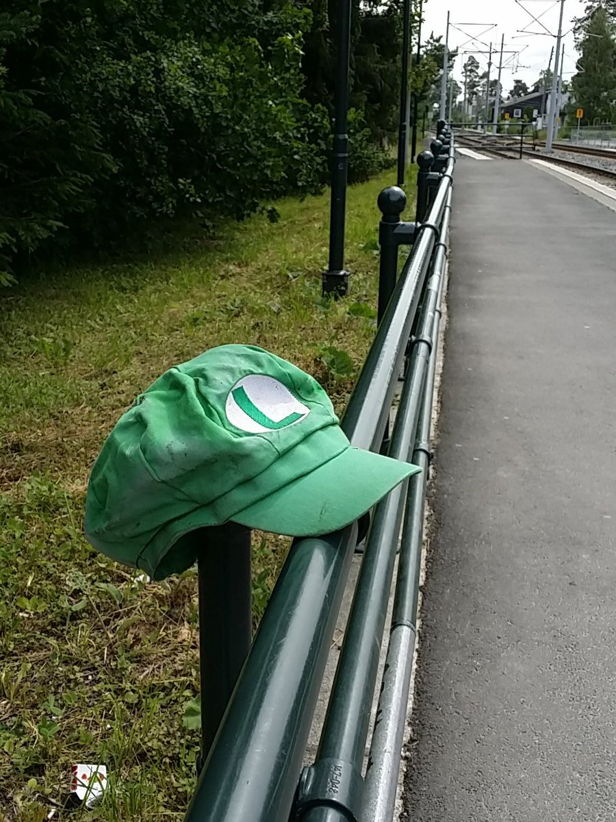 5ymm's tweet image. Looks like someone forgot his hat