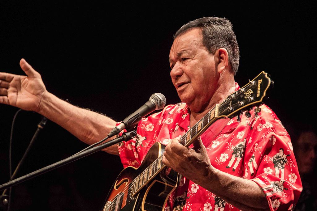 Nicobates's tweet photo. Arraial da Guitarrada junta "feras" da guitarra e arrecada para saúde de Mestre Vieira. 
https://t.co/gMcLmkY1ZB https://t.co/D0MYra5XAl