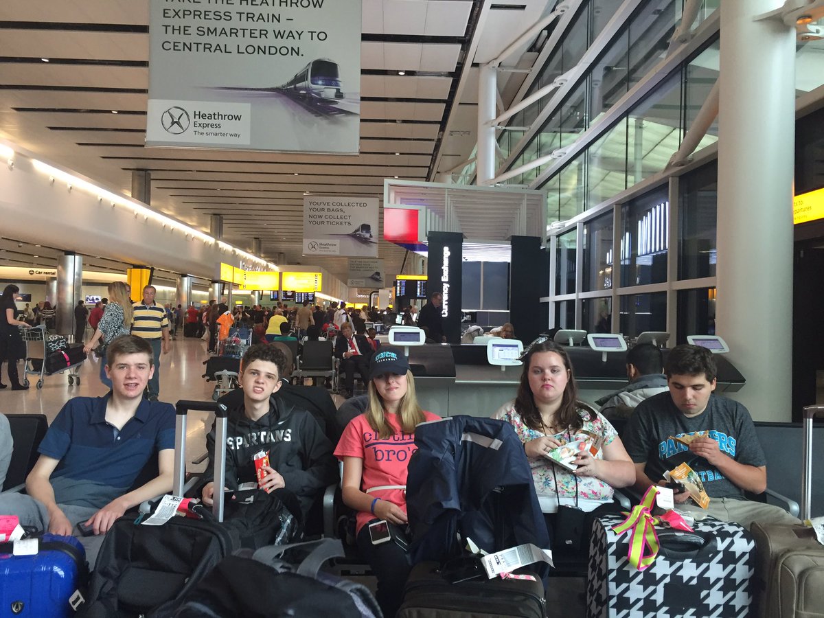 GeoFun123's tweet photo. Lunch in the airport and of to check in at our hotel and tour London! @FletcherFalcons #tfsk12 https://t.co/6xWi2UbVZu