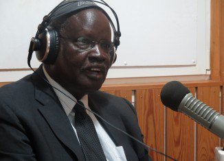 Deputy Governor Mr John Dor Majok, Peace and more dollars crucial to redeem the economy thebiehtelegraph.wordpress.com/2016/06/23/dep…
