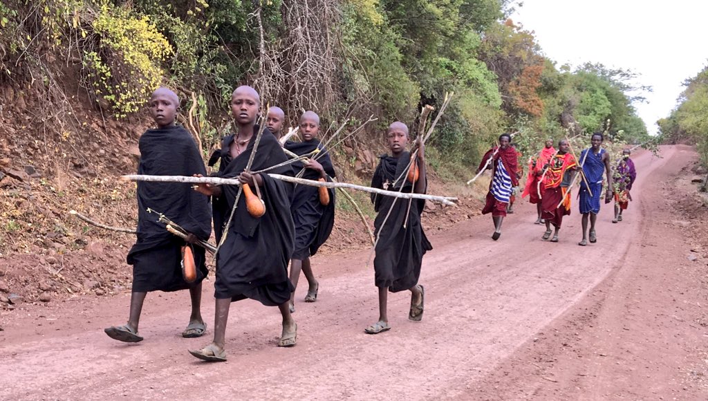 SSPTanzania's tweet photo. By chance, in Monduli, we witnessed a Maasai ritual. The black garb means that the boys are ready for circumcision. https://t.co/okfB5yaccx