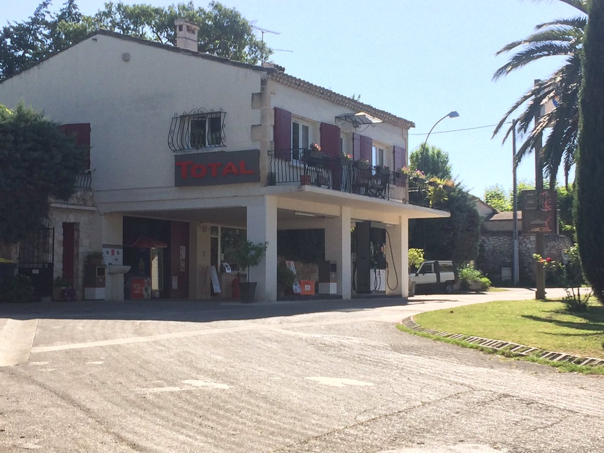 Nasher's tweet image. Love this house above petrol station set up in France 🇫🇷
